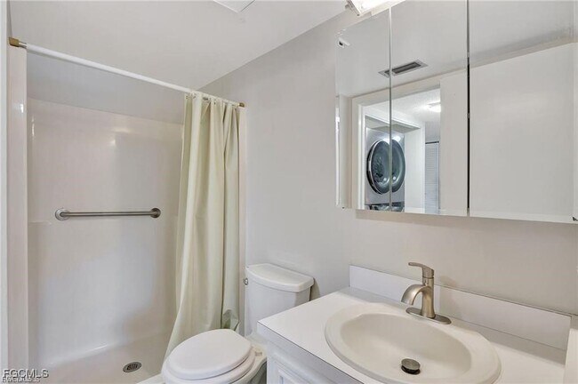 Building Photo - 7406 Lake Breeze Dr