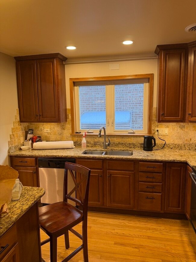 Building Photo - 4144 N Parkside Ave