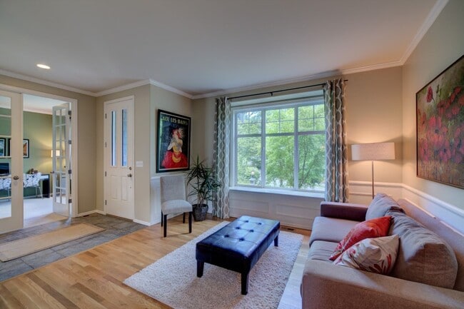 Building Photo - 4Bd/2.5Ba Issaquah House