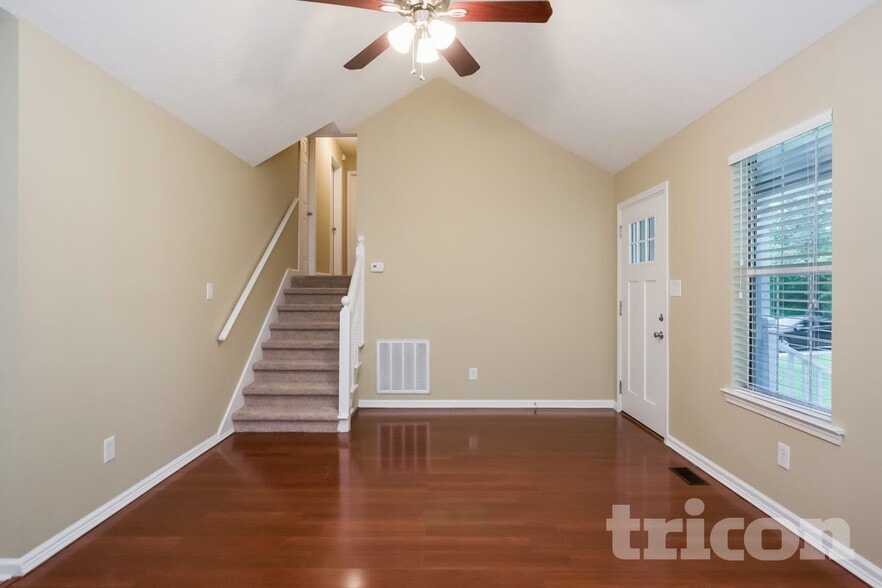 Building Photo - 48 Hale Haven Dr