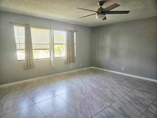 Building Photo - 2398 Coral Springs Dr