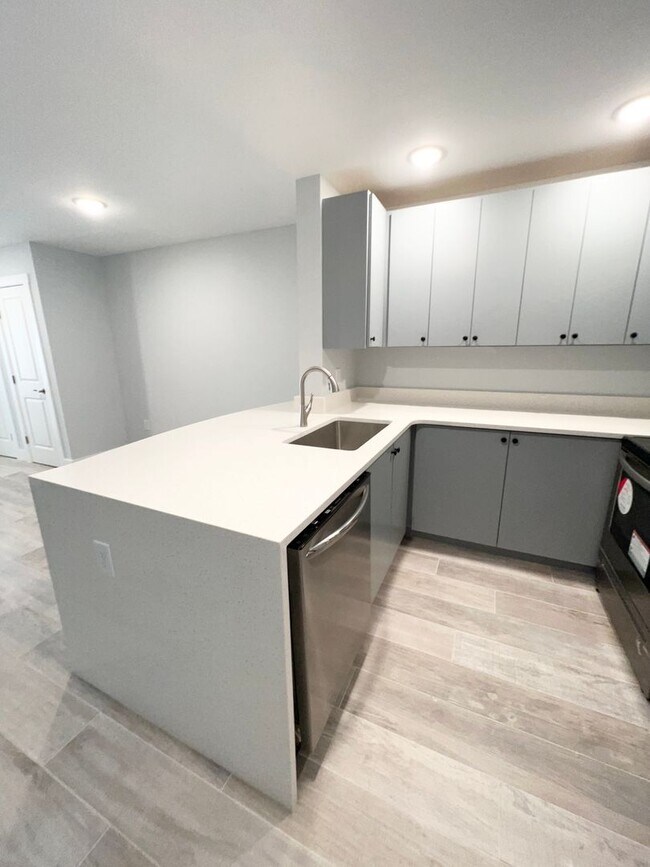 Building Photo - MOVE IN READY - FOUR Bedrooms! Master suite on both levels! NEW CONSTRUCTION! Great Conway Location!