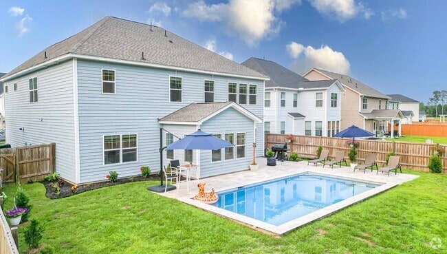 Building Photo - 256 Fiddleback Dr