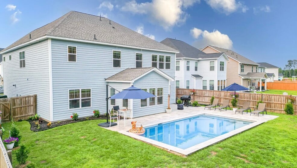 Primary Photo - 256 Fiddleback Dr