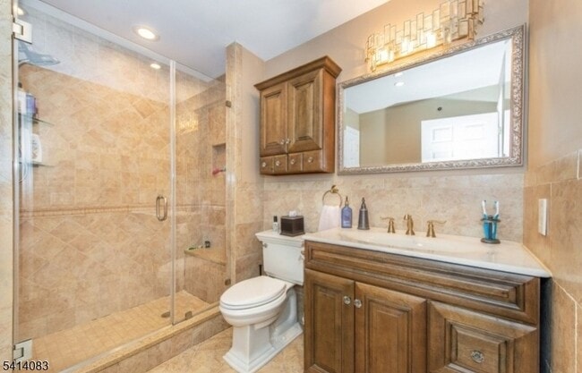 Building Photo - 20 S Midland Ave