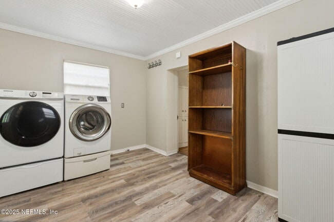 Building Photo - 3655 Walsh St