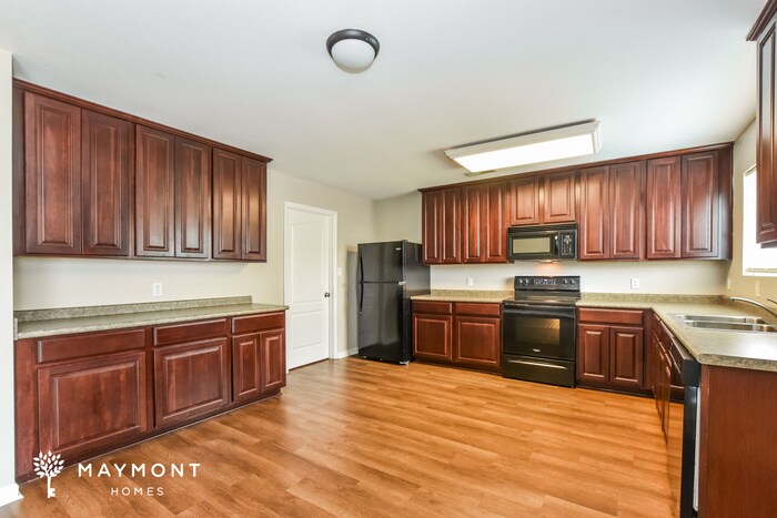 Building Photo - 146 Farmington Dr