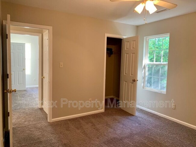 Building Photo - 1807 Fidelity Dr