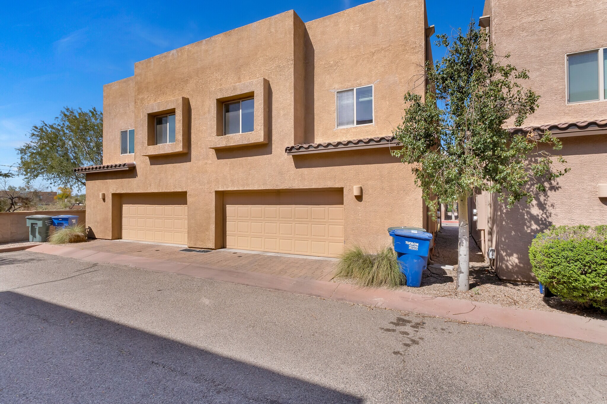 Building Photo - 4154 N Thurston Ln