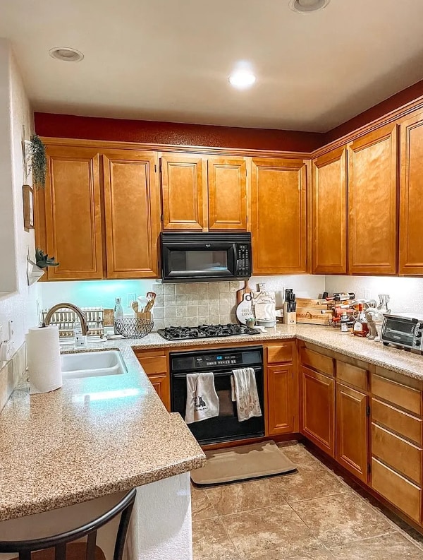 Building Photo - 2740 Bellezza Dr