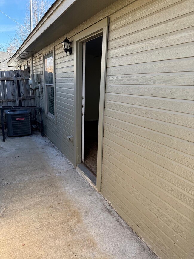 Building Photo - 1920 Galveston Ave