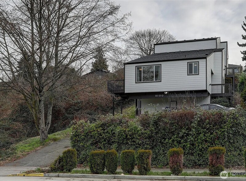 Building Photo - 8100 Delridge Way SW