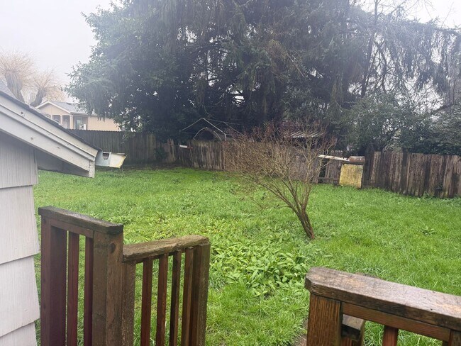 Building Photo - House for Rent!