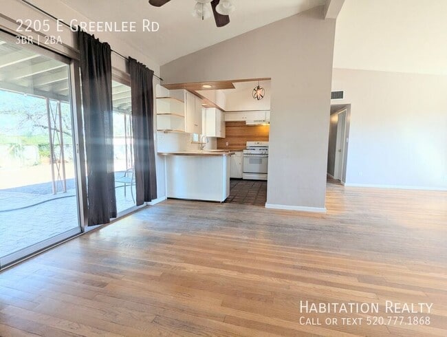 Building Photo - 2205 E Greenlee Rd