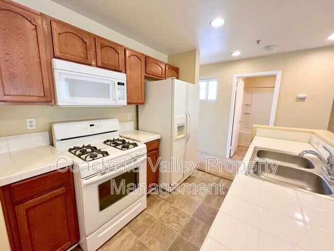 Building Photo - 73692 Santa Rosa Way