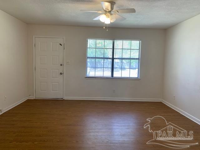 Building Photo - 4171 Ravenwood Dr