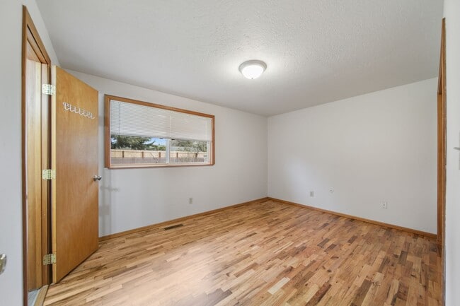 Building Photo - 4218 6th Ave NE