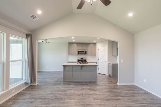 Building Photo - 3 Bed | 2 Bath in Broken Arrow!