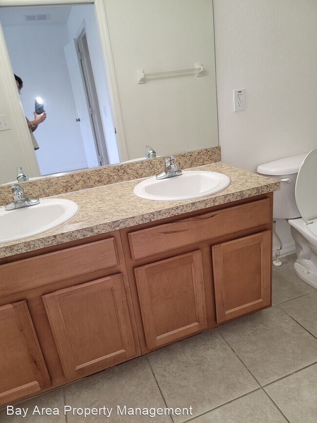 Building Photo - 2 br, 2.5 bath House - 8533 Gablebend Way