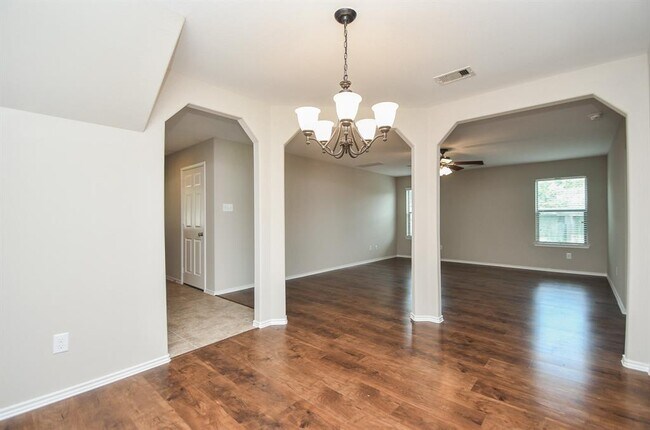 Building Photo - 1646 Perennial Ln