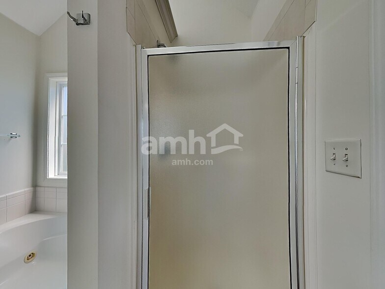 Building Photo - 3948 Justene Ct