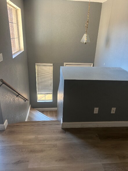 Building Photo - 1905 E University Dr