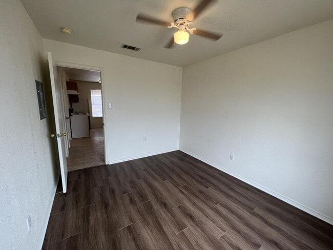 Building Photo - 5708 Greengate Dr