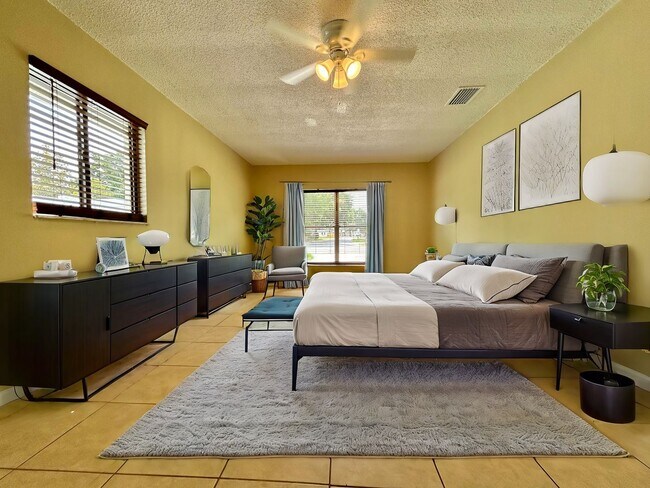 Building Photo - Stylishly upgraded 4Bedrooms/2Baths home in the heart of Winter Springs!