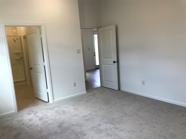 Building Photo - 28813 Bobcat Run Dr