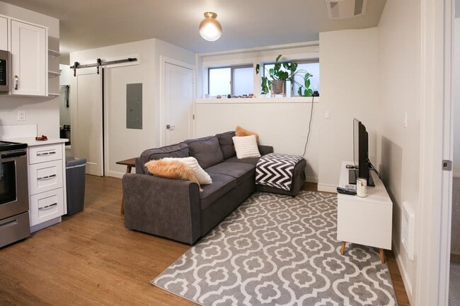 Building Photo - 2618 SE 51st Ave