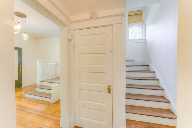 Building Photo - JULY MOVE IN SPECIAL - 1/2 OFF FIRST MONTH...