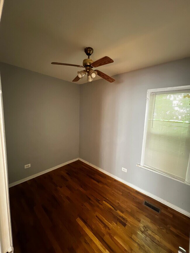 Building Photo - Affordable 2BR/1BA Apartment