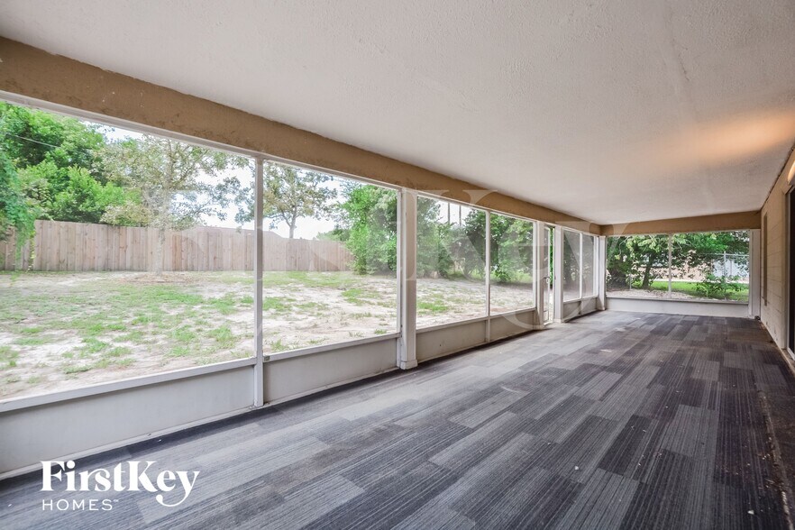 Building Photo - 569 N Apache Cir