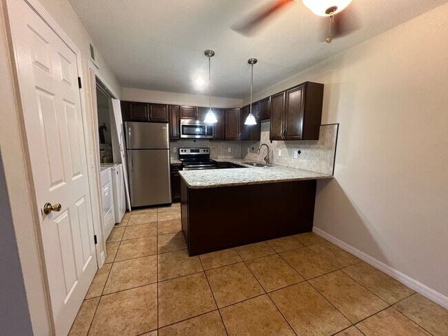 Building Photo - 51 Windtree Ln