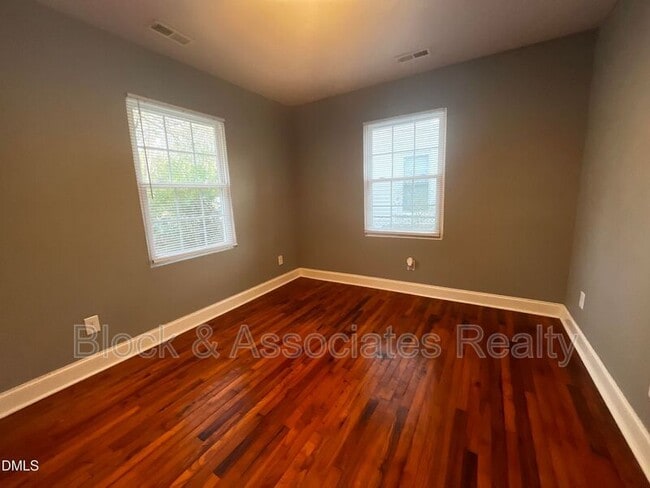 Building Photo - 807 Chatham St