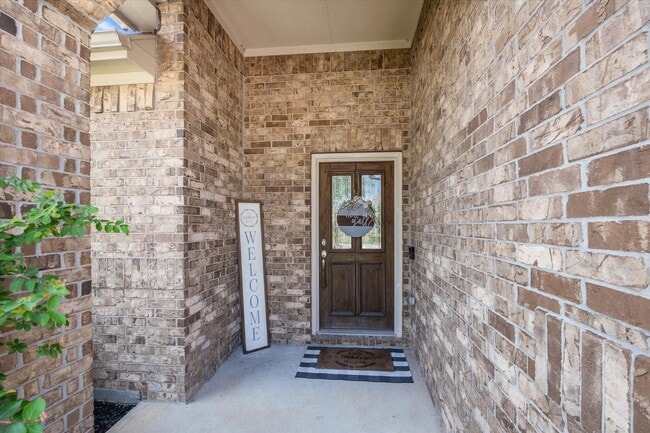Building Photo - 224 Rochester Trail Ln