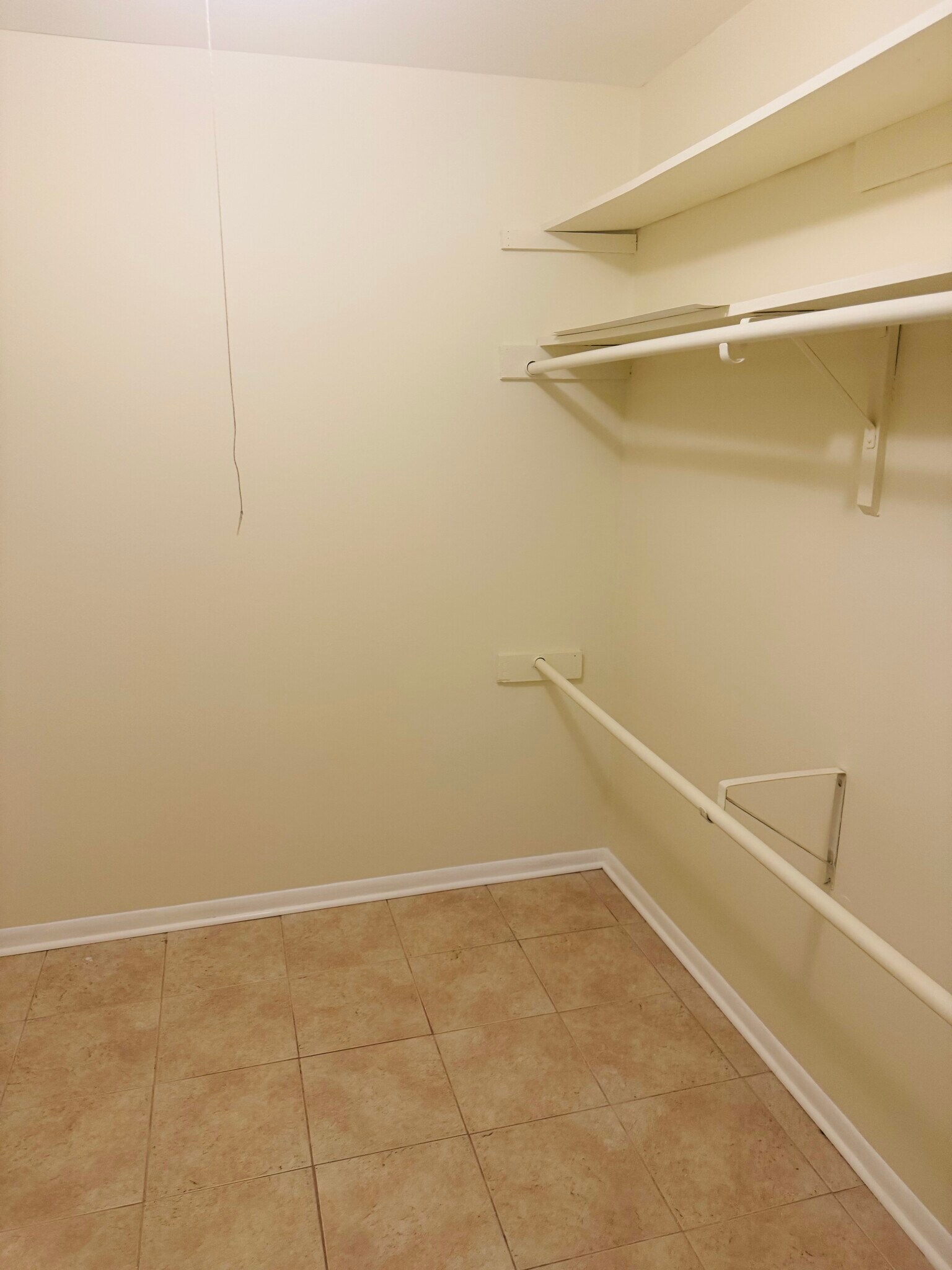 Building Photo - 8970 N Parkside Ave