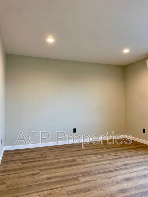 Building Photo - 110 Baker St