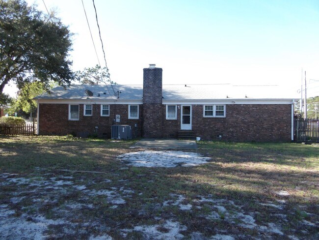 Building Photo - Single Family Home in Pine Valley Area!