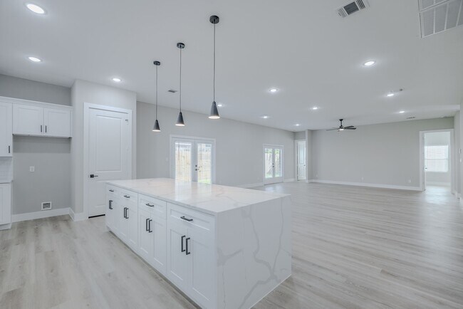 Building Photo - 2618 Piemonte Ave