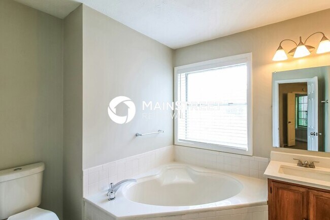 Building Photo - 3 Bedroom Pet-Friendly Home in STONECREST, GA with Main Street Renewal