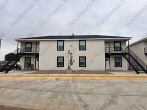 Building Photo - 2105 Bobwhite Ct