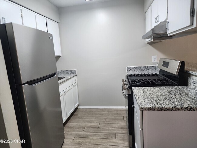 Building Photo - 6568 Harbour Blvd