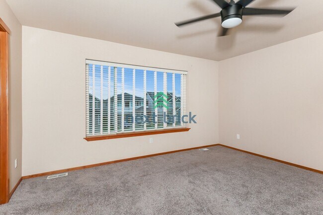 Building Photo - Stunning Bothell 5-Bedroom with flexible bonus room