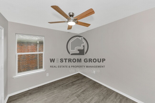 Building Photo - 2201 Sweetwood Dr