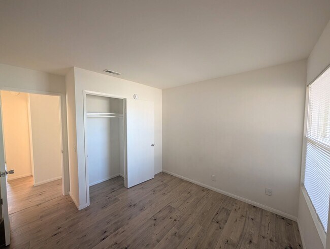 Building Photo - Corner Lot Home in Escondido!