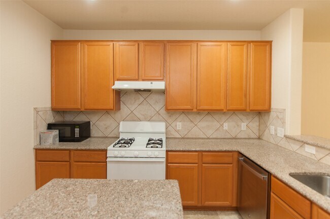 Building Photo - 18519 Each Elm Way