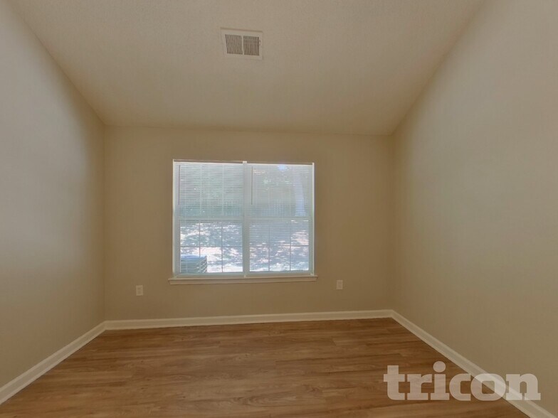 Building Photo - 5212 Haybridge Rd