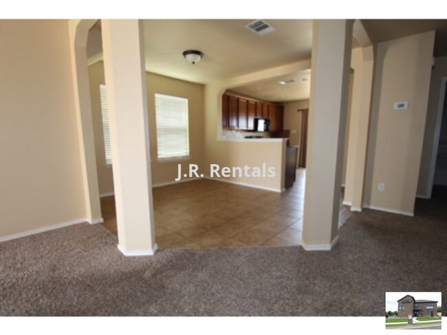Building Photo - 304 Gemini Ln