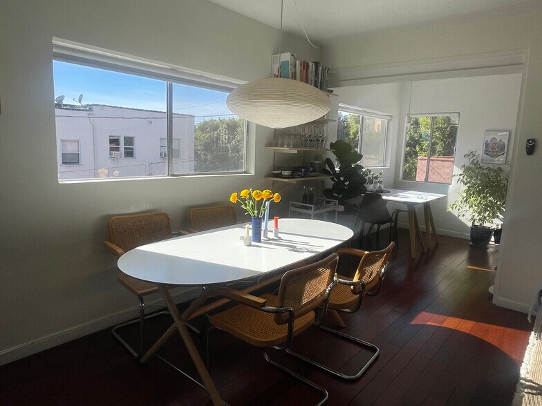 Building Photo - 1321 S Mansfield Ave